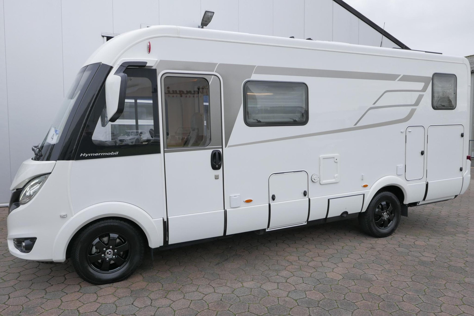 Hymer BMC-I 580 | Mercedes-Benz | 9G automaat | Enkele bedden | 3x Accu
