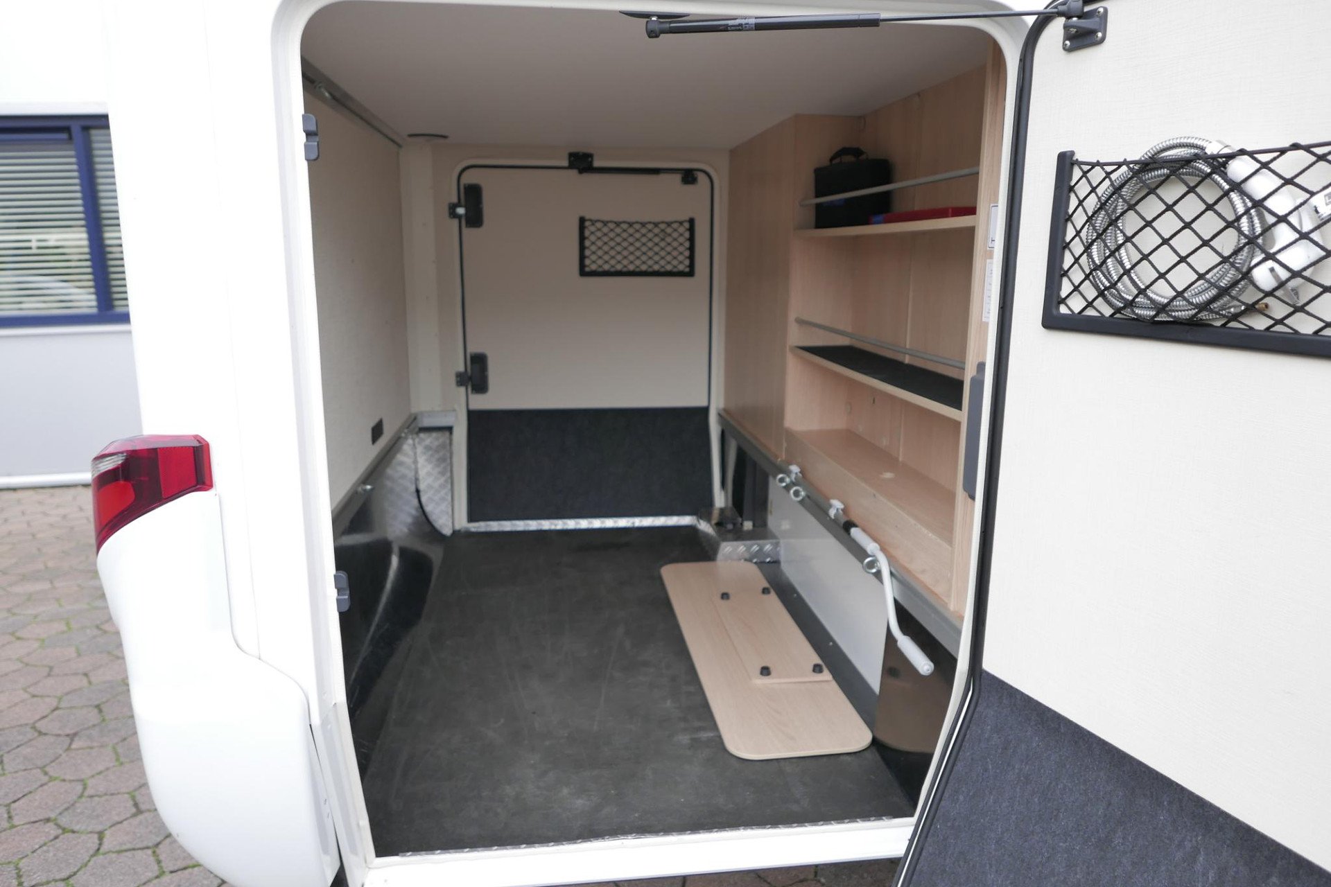 Hymer BMC-I 580 | Mercedes-Benz | 9G automaat | Enkele bedden | 3x Accu