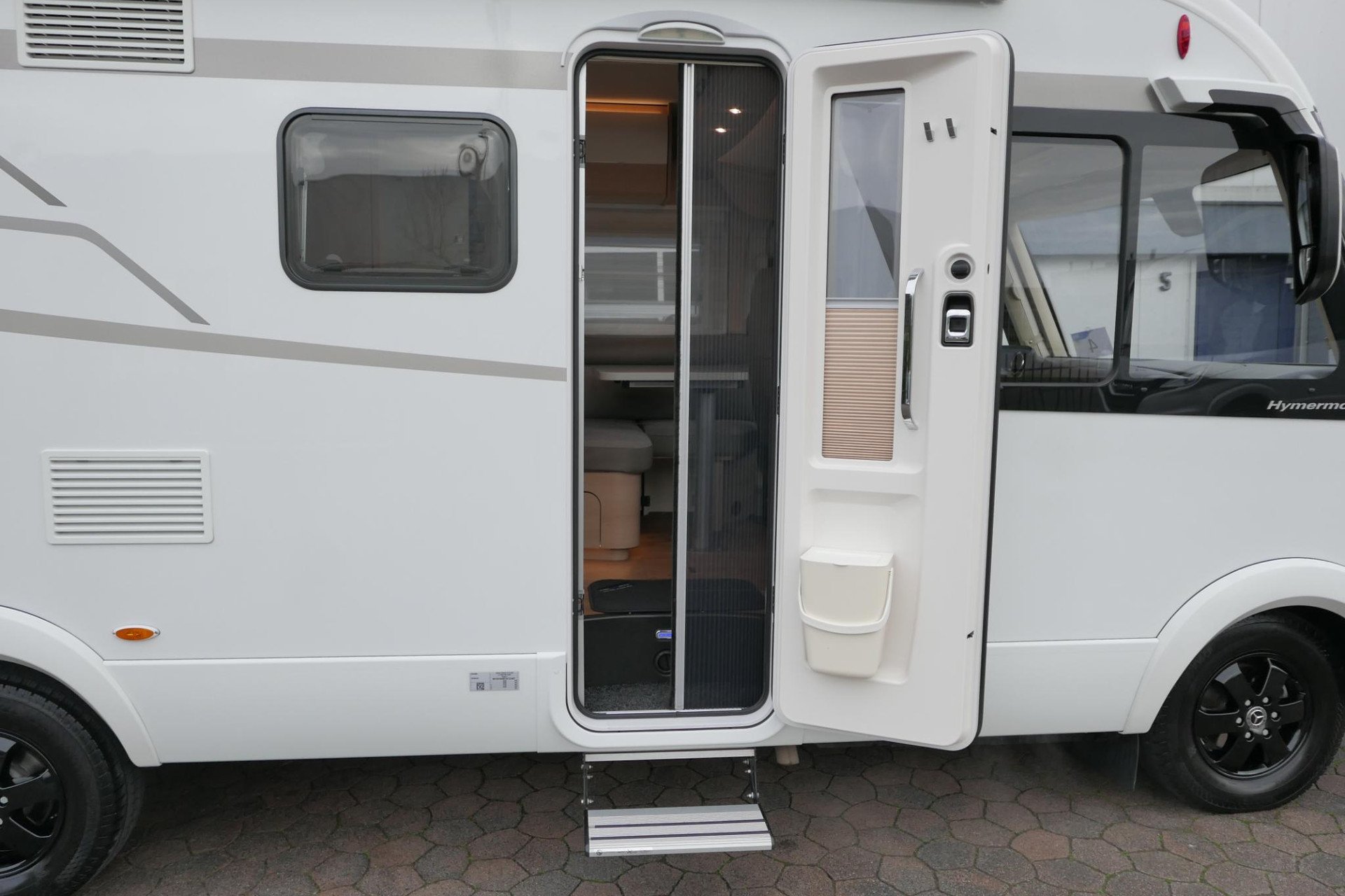 Hymer BMC-I 580 | Mercedes-Benz | 9G automaat | Enkele bedden | 3x Accu