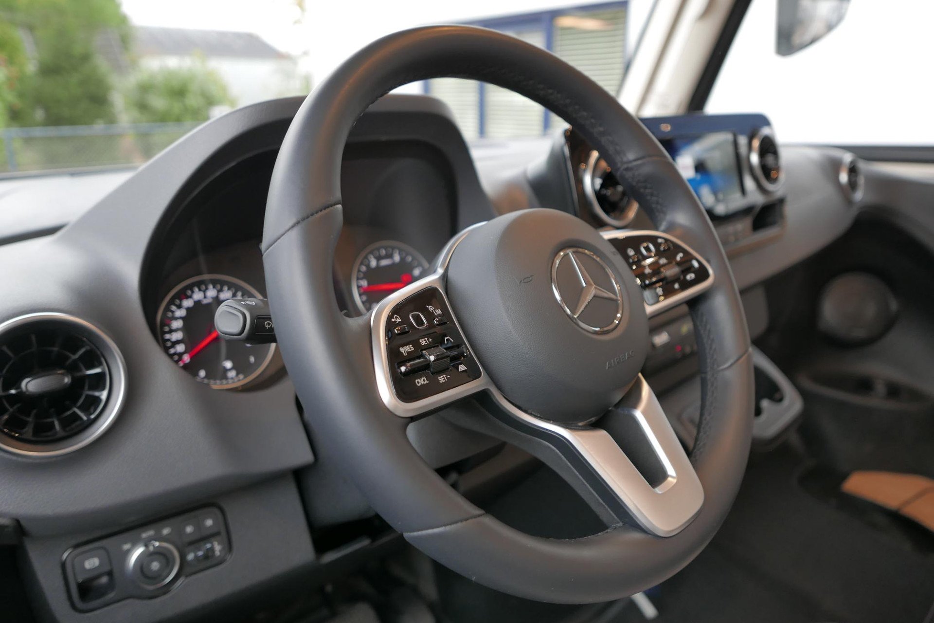 Hymer BMC-I 580 | Mercedes-Benz | 9G automaat | Enkele bedden | 3x Accu