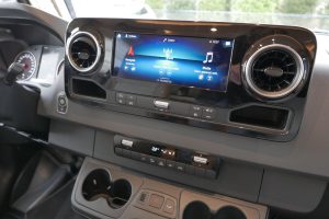 Hymer BMC-I 580 | Mercedes-Benz | 9G automaat | Enkele bedden | 3x Accu