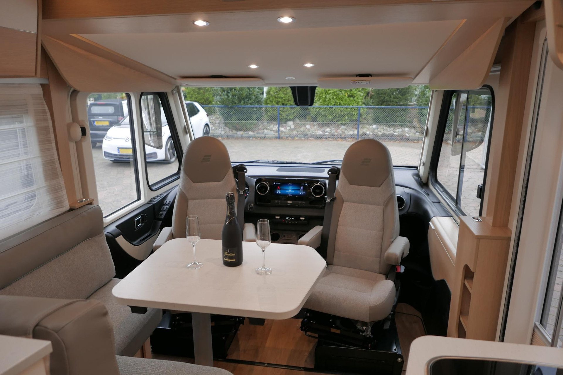 Hymer BMC-I 580 | Mercedes-Benz | 9G automaat | Enkele bedden | 3x Accu