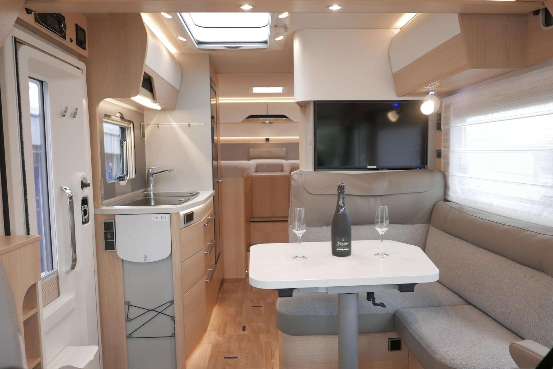 Hymer BMC-I 580 | Mercedes-Benz | 9G automaat | Enkele bedden | 3x Accu