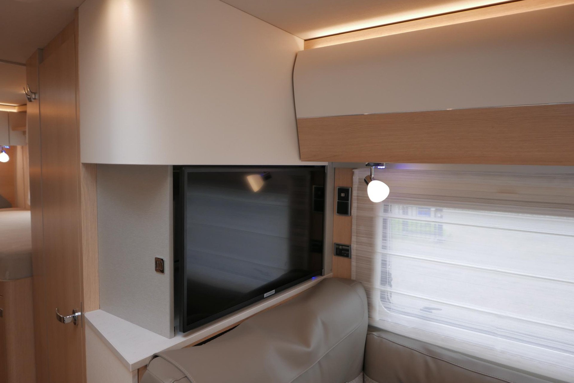Hymer BMC-I 580 | Mercedes-Benz | 9G automaat | Enkele bedden | 3x Accu
