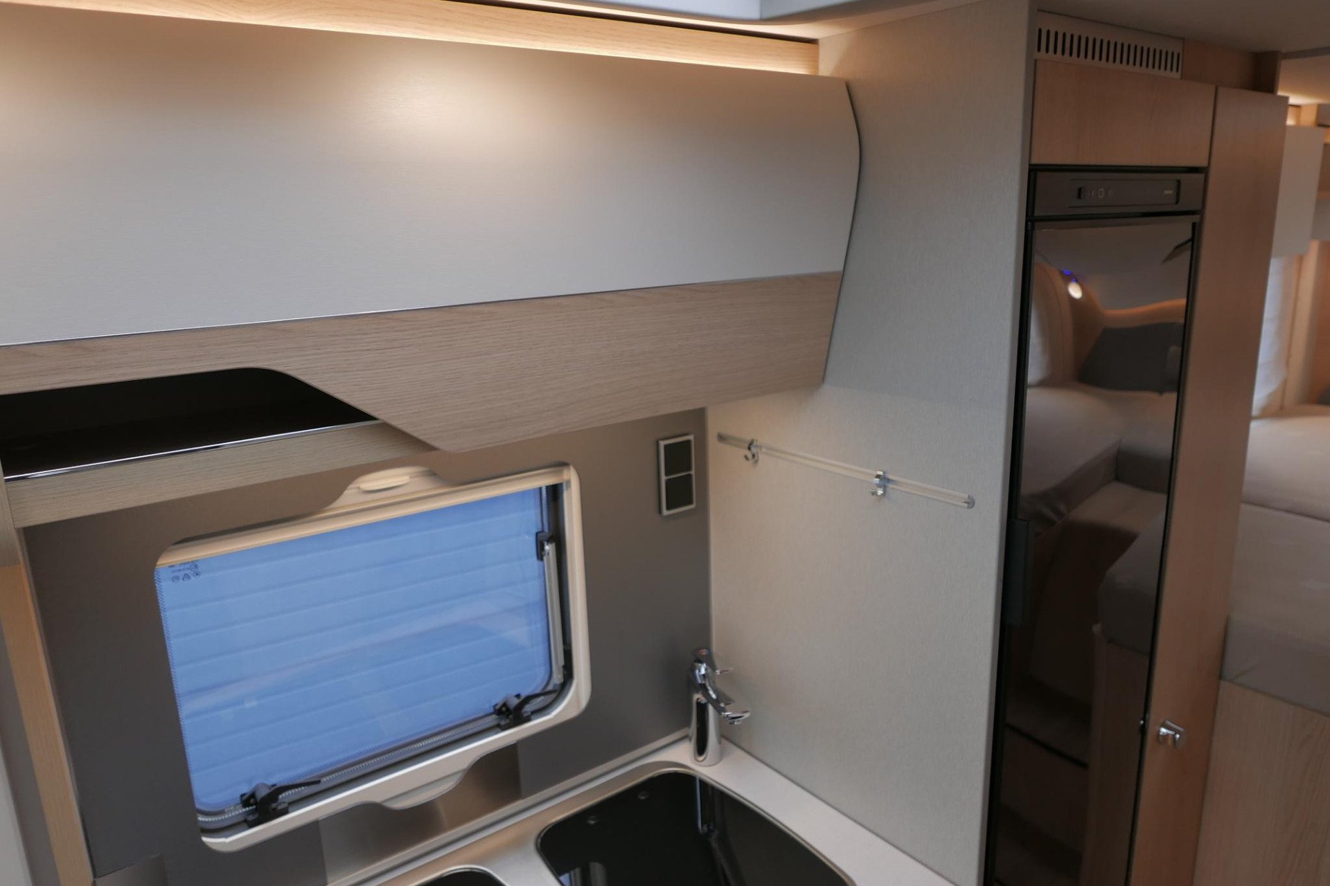 Hymer BMC-I 580 | Mercedes-Benz | 9G automaat | Enkele bedden | 3x Accu