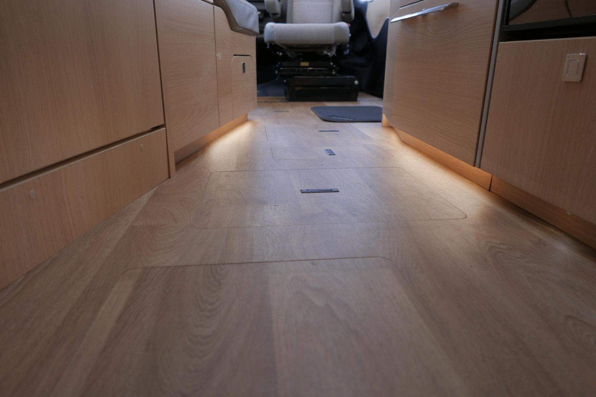 Hymer BMC-I 580 | Mercedes-Benz | 9G automaat | Enkele bedden | 3x Accu