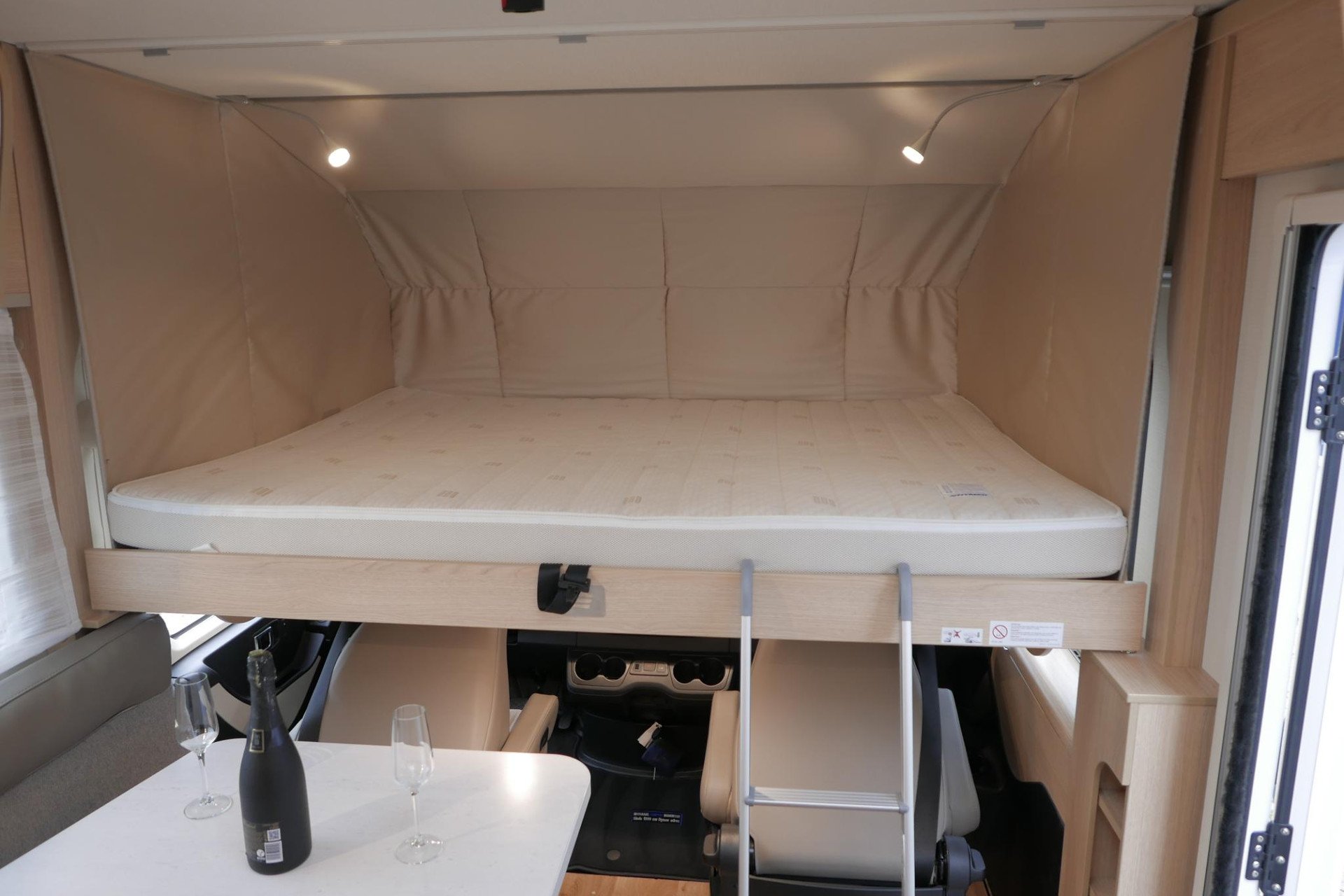 Hymer BMC-I 580 | Mercedes-Benz | 9G automaat | Enkele bedden | 3x Accu
