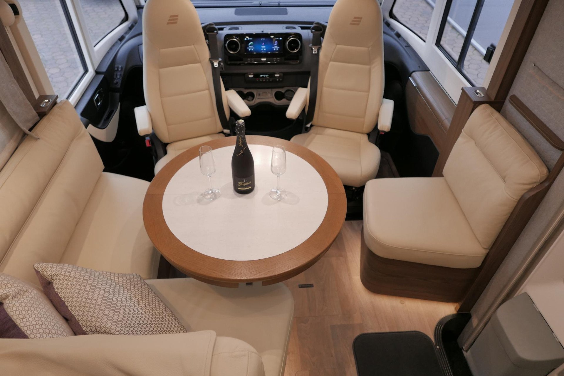 Hymer BML-I 780 MasterLine | Levelsysteem | Lithium | Airco | Enkele bedden