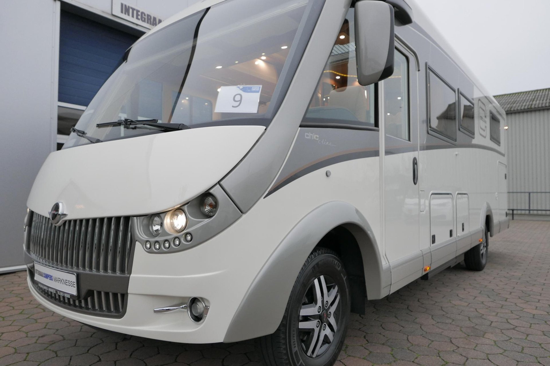Carthago Chic C-Line I 5.0 QB L | Levelsysteem | Bovenkastjes | Queensbed