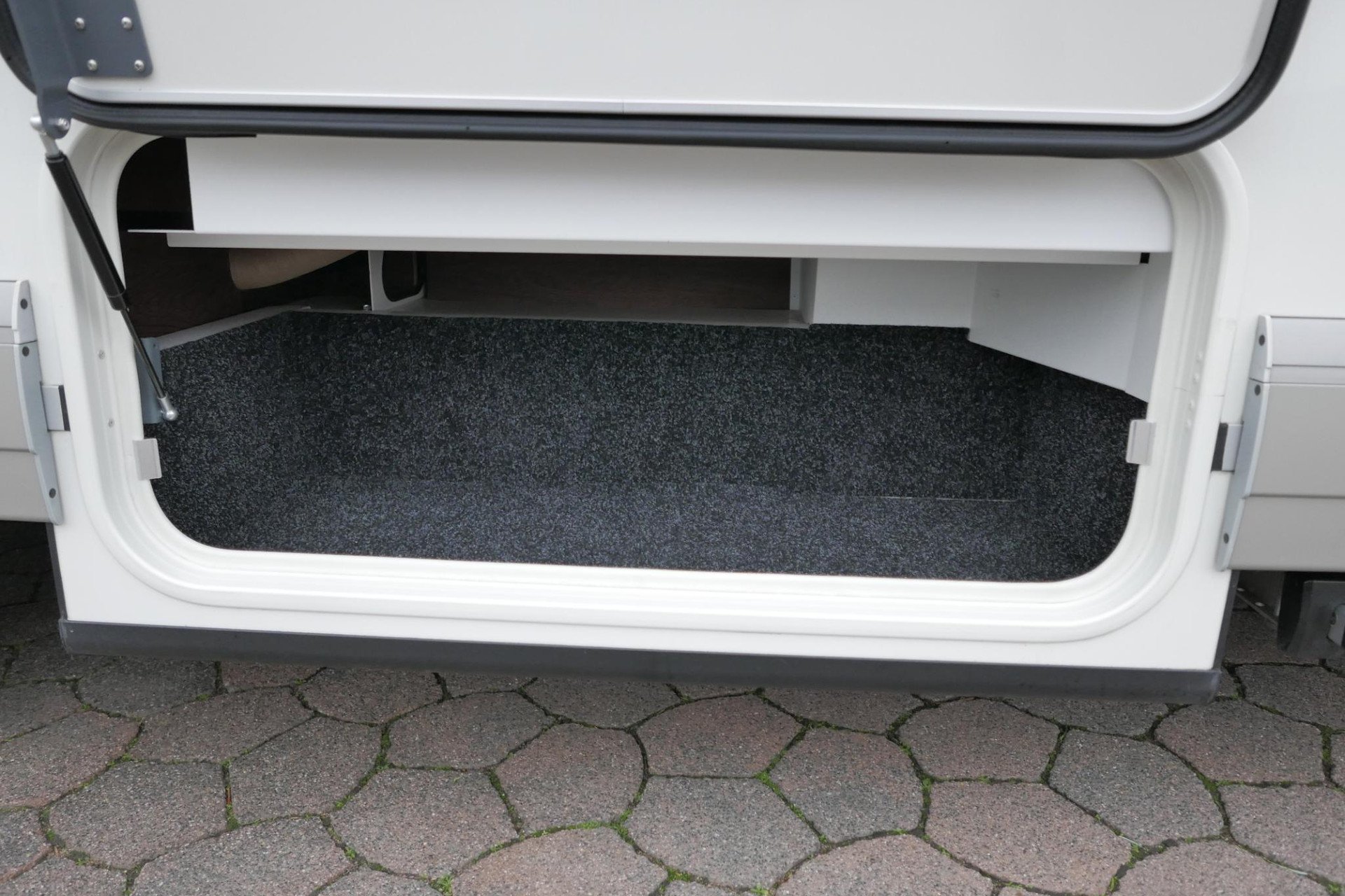 Carthago Chic C-Line I 5.0 QB L | Levelsysteem | Bovenkastjes | Queensbed