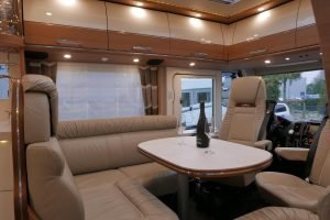 Carthago Chic C-Line I 5.0 QB L | Levelsysteem | Bovenkastjes | Queensbed