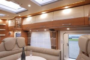 Carthago Chic C-Line I 5.0 QB L | Levelsysteem | Bovenkastjes | Queensbed