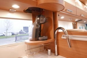 Carthago Chic C-Line I 5.0 QB L | Levelsysteem | Bovenkastjes | Queensbed