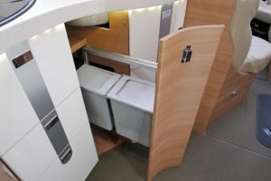Carthago Chic C-Line I 5.0 QB L | Levelsysteem | Bovenkastjes | Queensbed