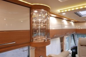 Carthago Chic C-Line I 5.0 QB L | Levelsysteem | Bovenkastjes | Queensbed