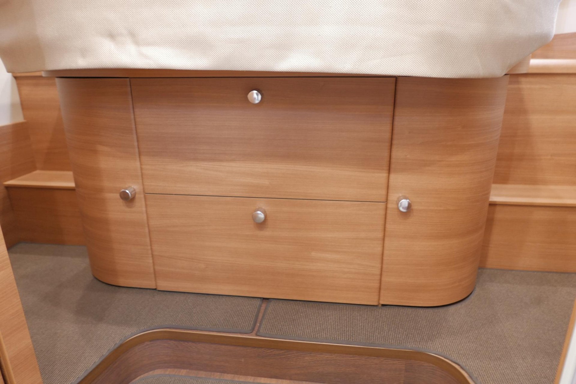 Carthago Chic C-Line I 5.0 QB L | Levelsysteem | Bovenkastjes | Queensbed