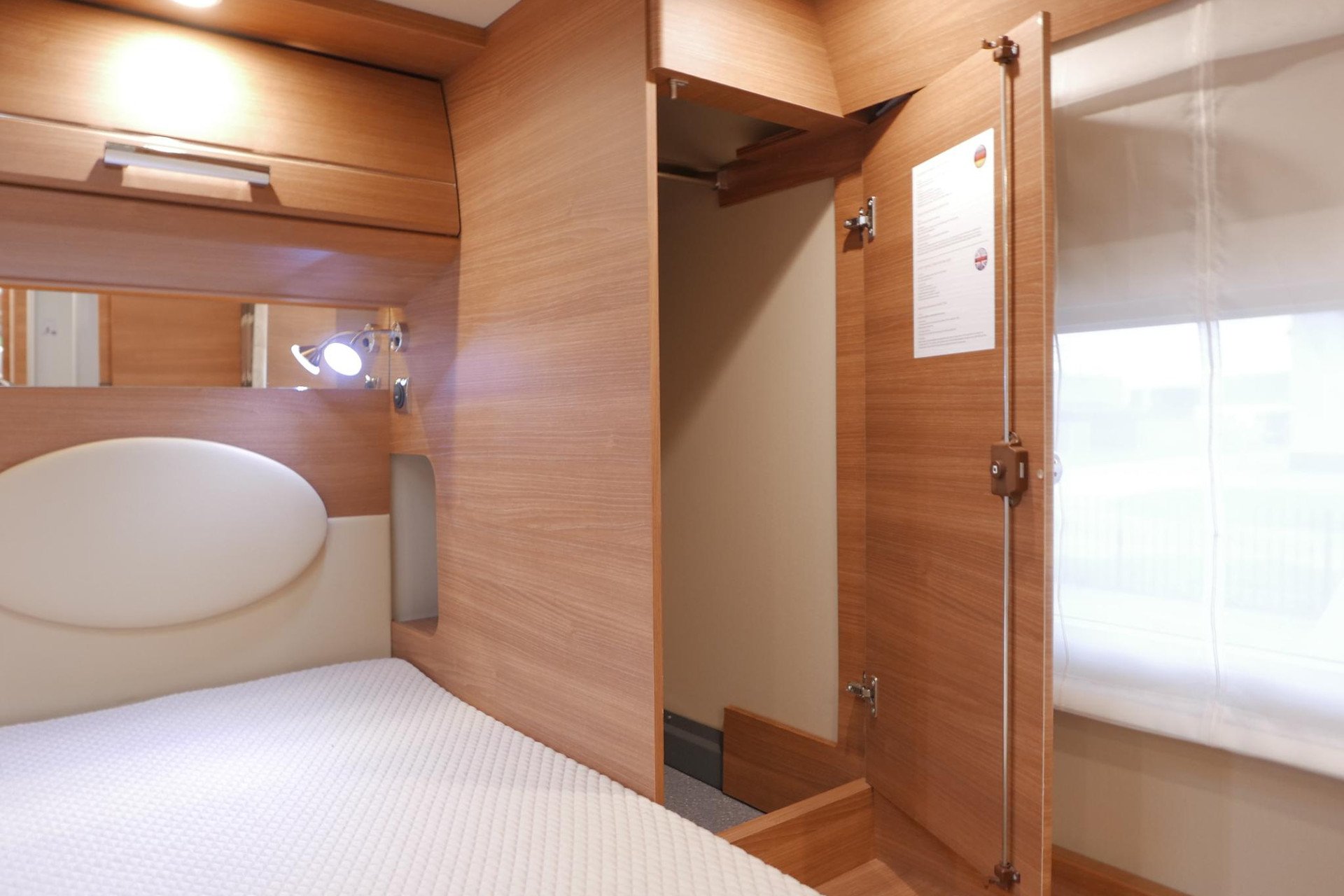 Carthago Chic C-Line I 5.0 QB L | Levelsysteem | Bovenkastjes | Queensbed