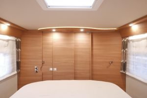 Carthago Chic C-Line I 5.0 QB L | Levelsysteem | Bovenkastjes | Queensbed