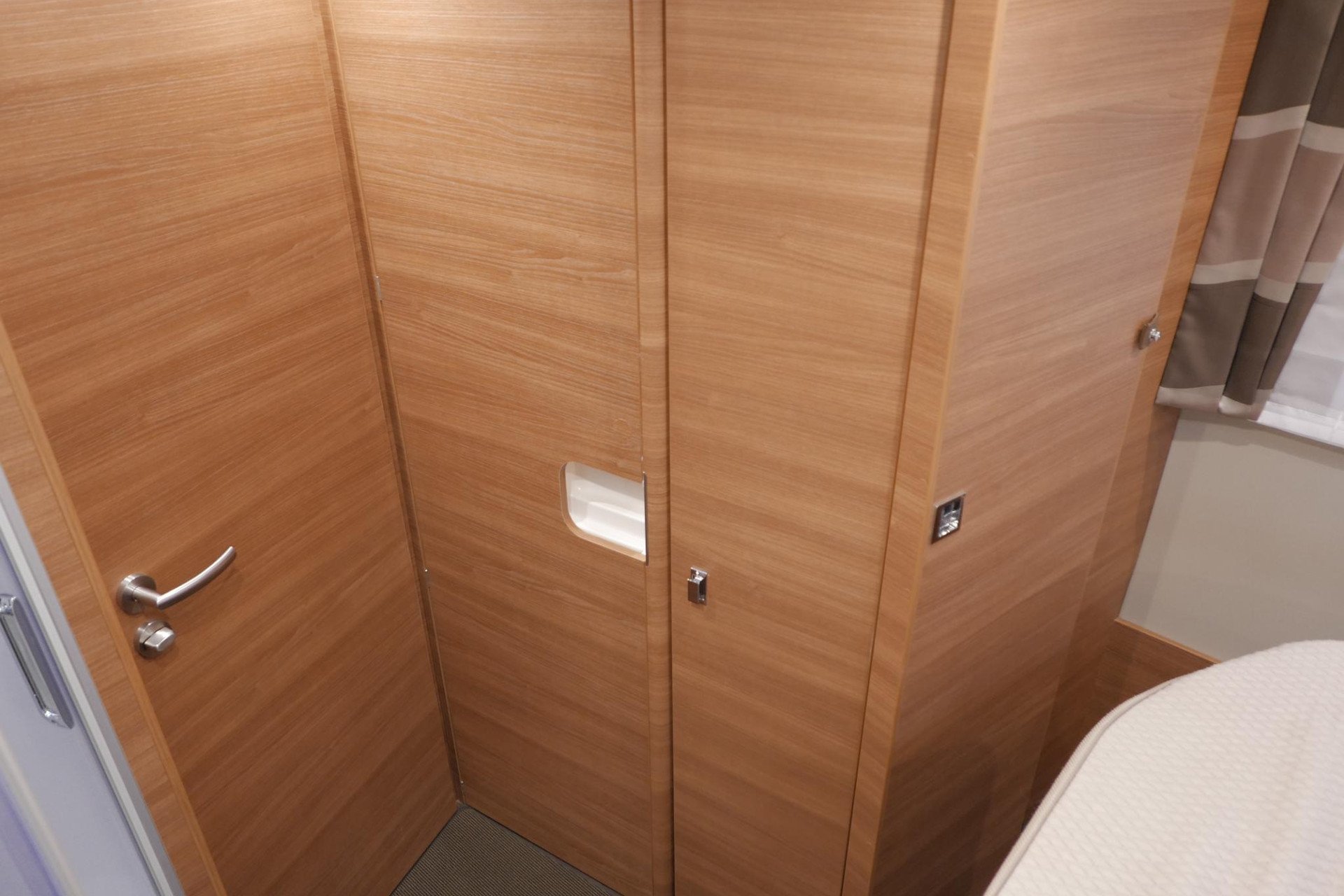 Carthago Chic C-Line I 5.0 QB L | Levelsysteem | Bovenkastjes | Queensbed