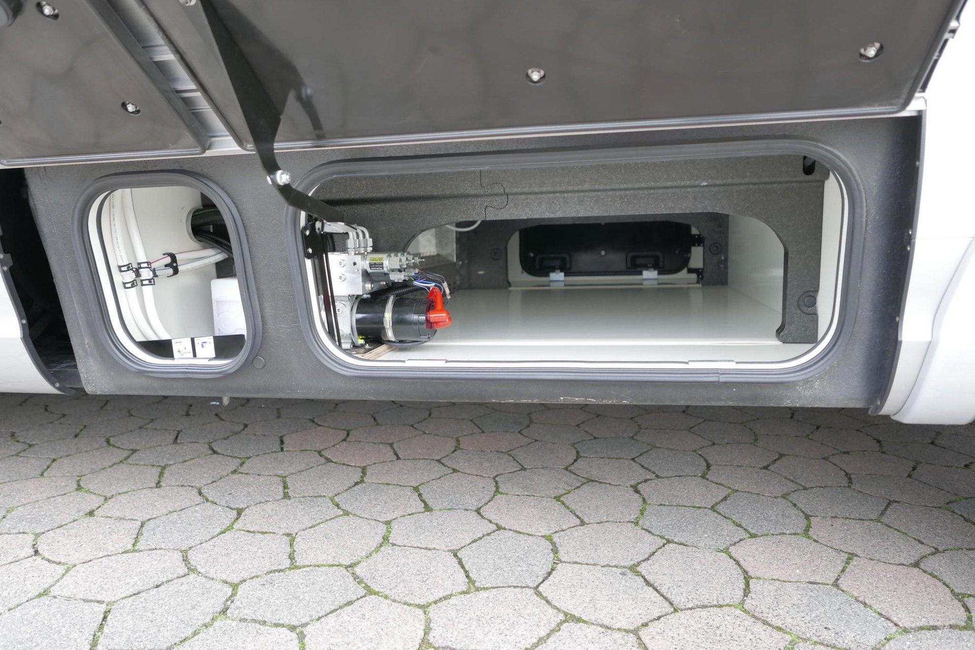 Hymer BML-I 780 MasterLine | Levelsysteem | Lithium | Airco | Enkele bedden