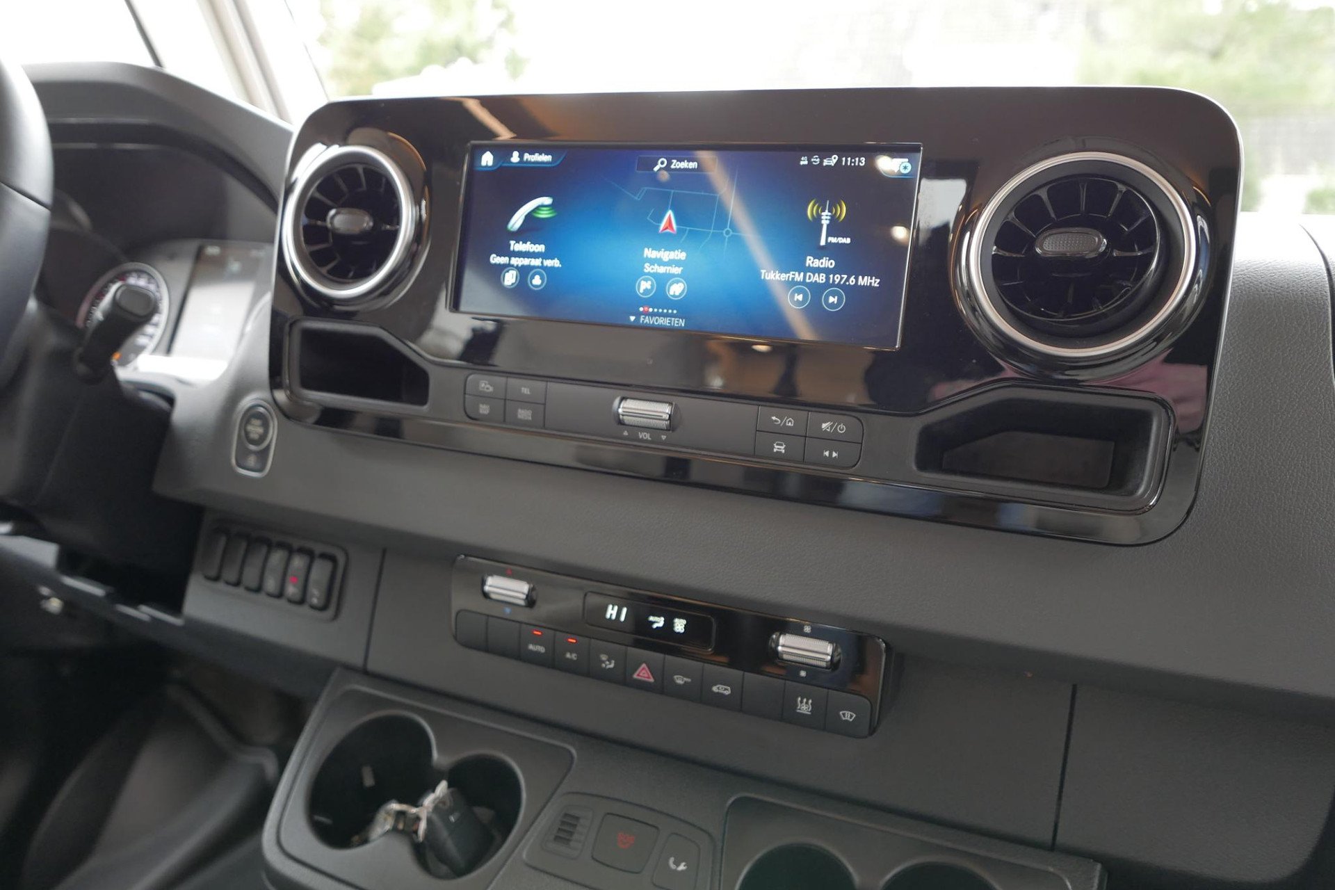 Hymer BML-I 780 MasterLine | Levelsysteem | Lithium | Airco | Enkele bedden