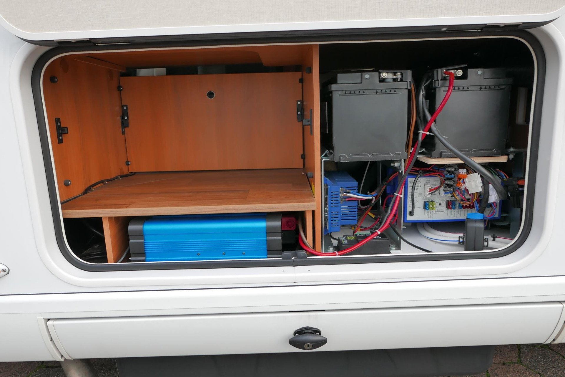 Hymer T 704 SL 180 PK | Automaat | Levelsysteem | Enkele bedden
