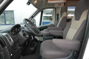 Hymer T 704 SL 180 PK | Automaat | Levelsysteem | Enkele bedden