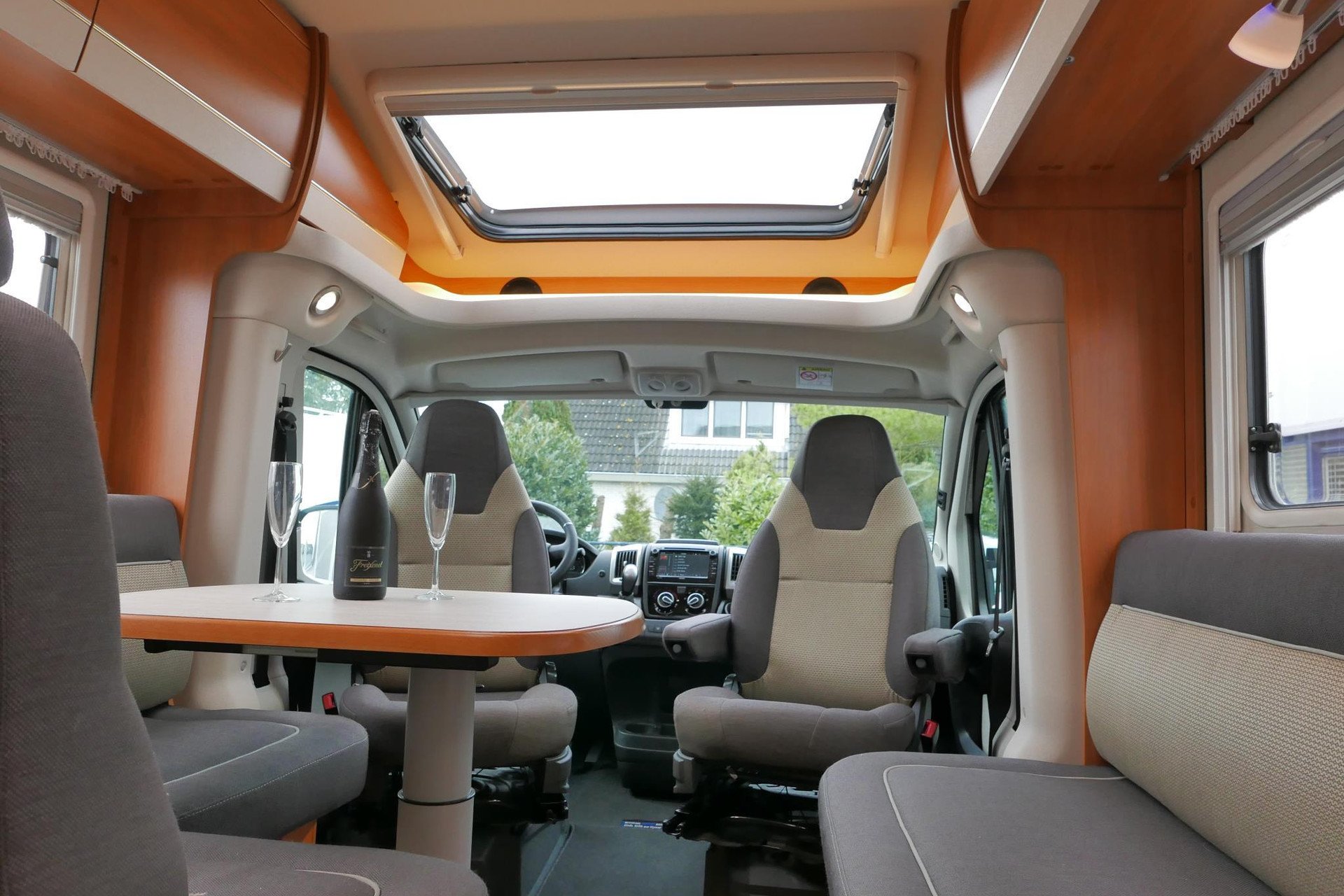 Hymer T 704 SL 180 PK | Automaat | Levelsysteem | Enkele bedden