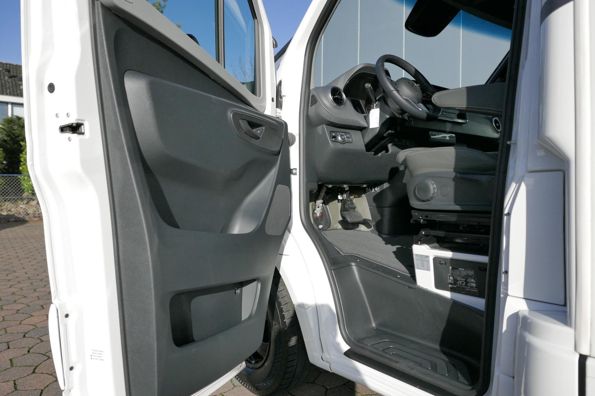 Hymer BMC-T 600 WhiteLine | Mercedes | Levelsysteem | Lithium | Airco