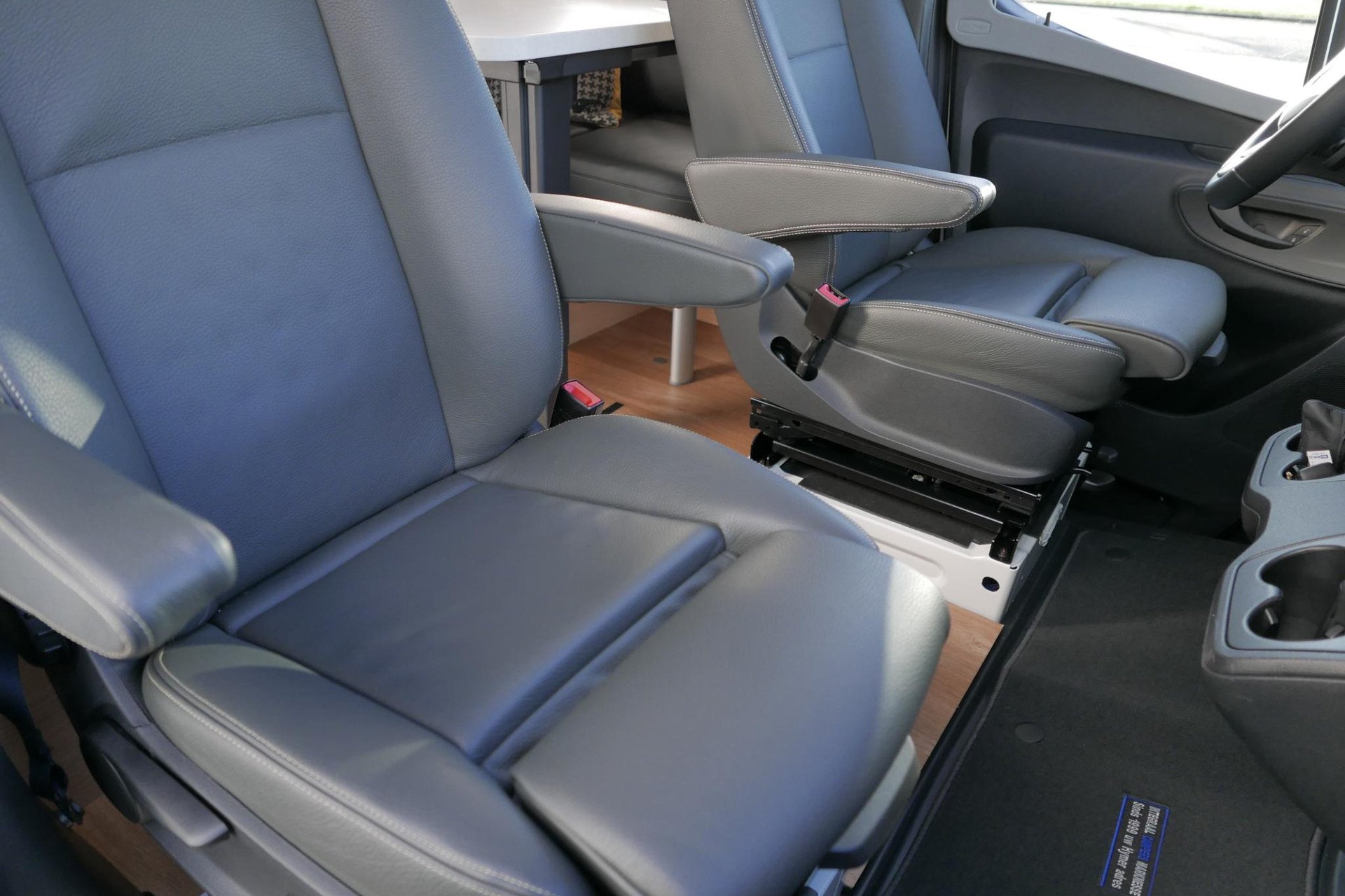 Hymer BMC-T 600 WhiteLine | Mercedes | Levelsysteem | Lithium | Airco