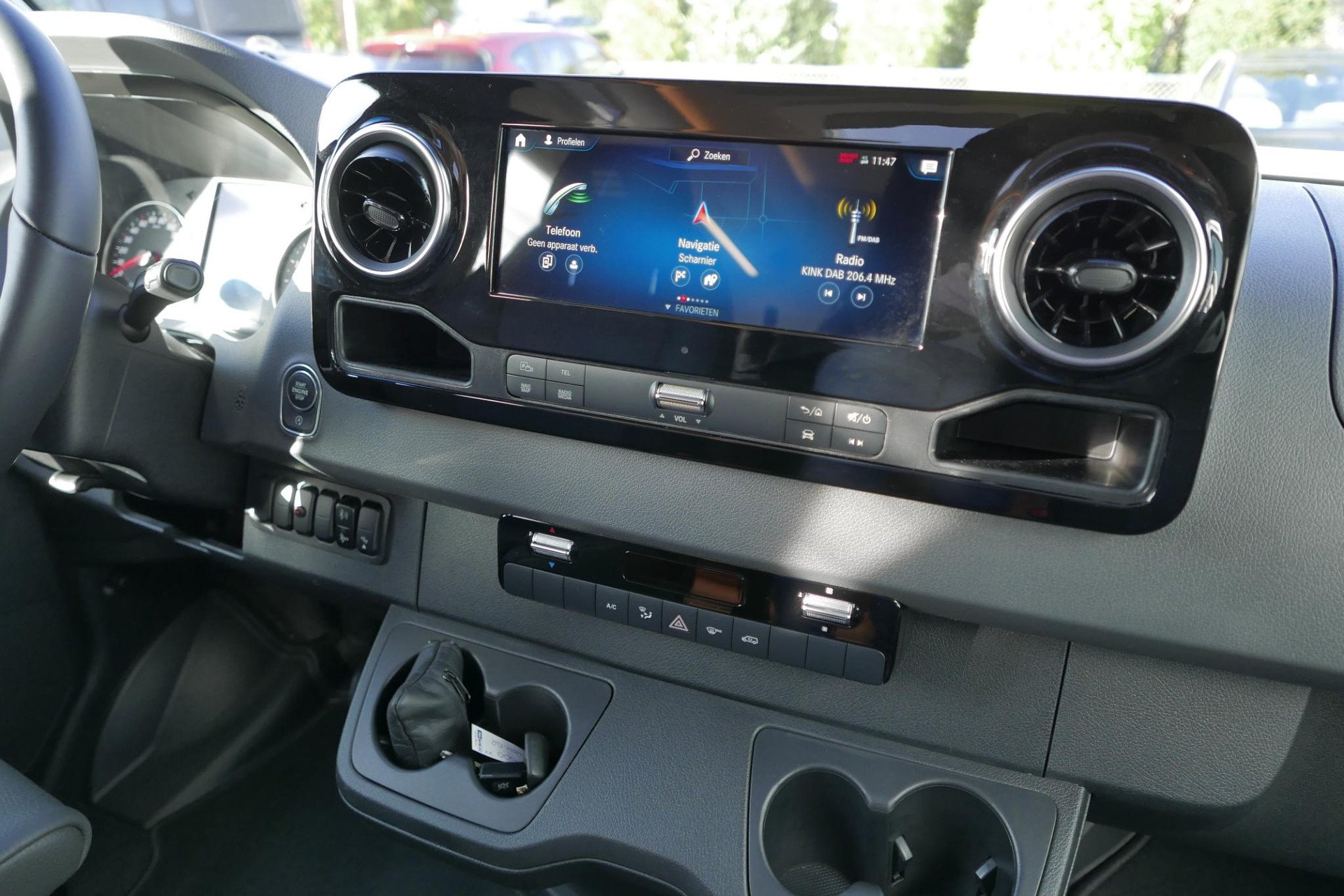 Hymer BMC-T 600 WhiteLine | Mercedes | Levelsysteem | Lithium | Airco