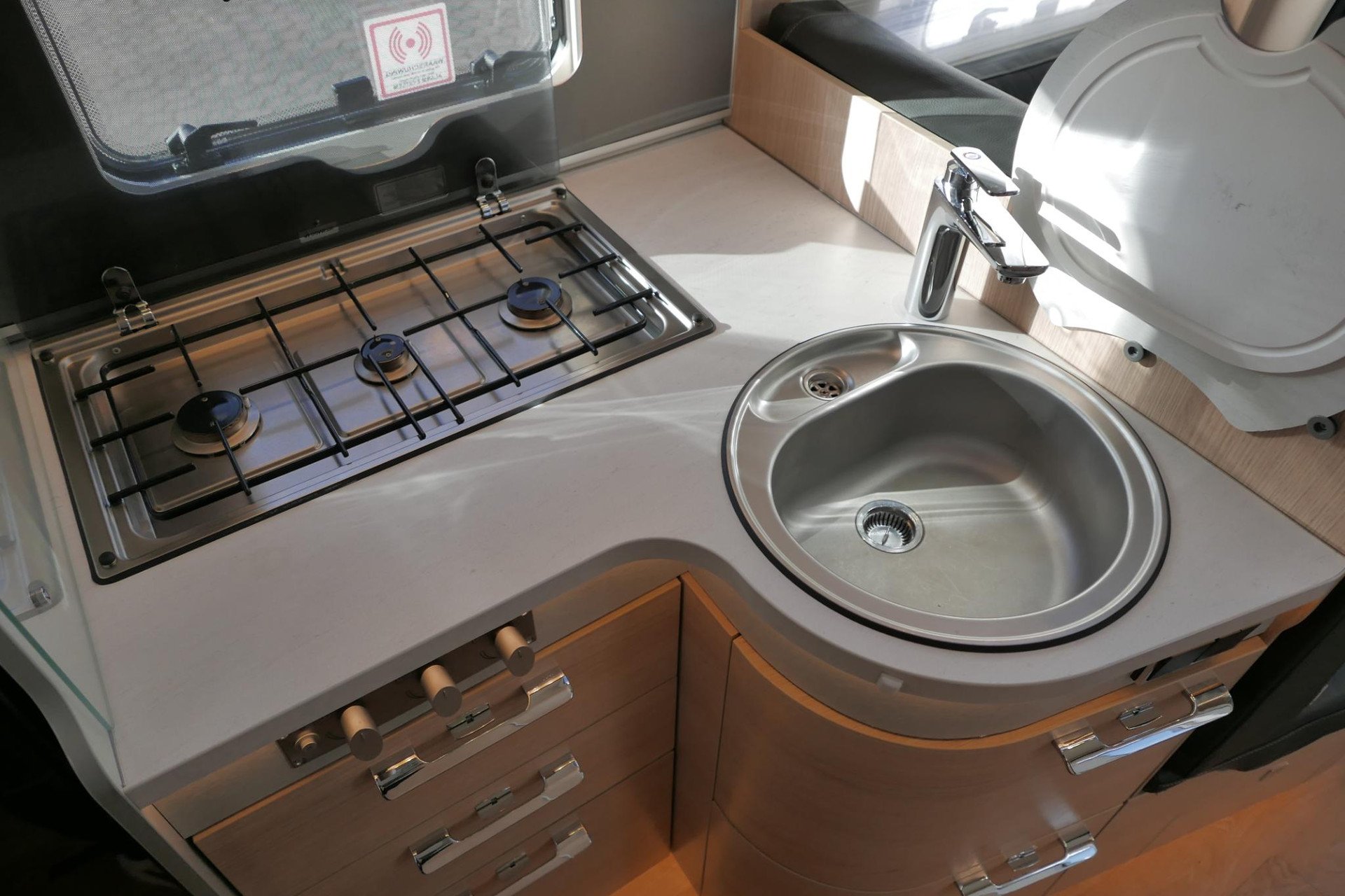 Hymer BMC-T 600 WhiteLine | Mercedes | Levelsysteem | Lithium | Airco