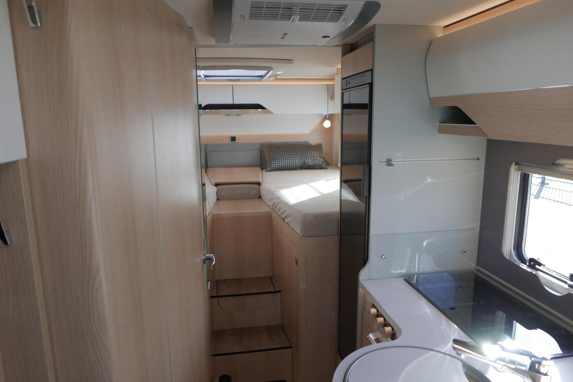 Hymer BMC-T 600 WhiteLine | Mercedes | Levelsysteem | Lithium | Airco