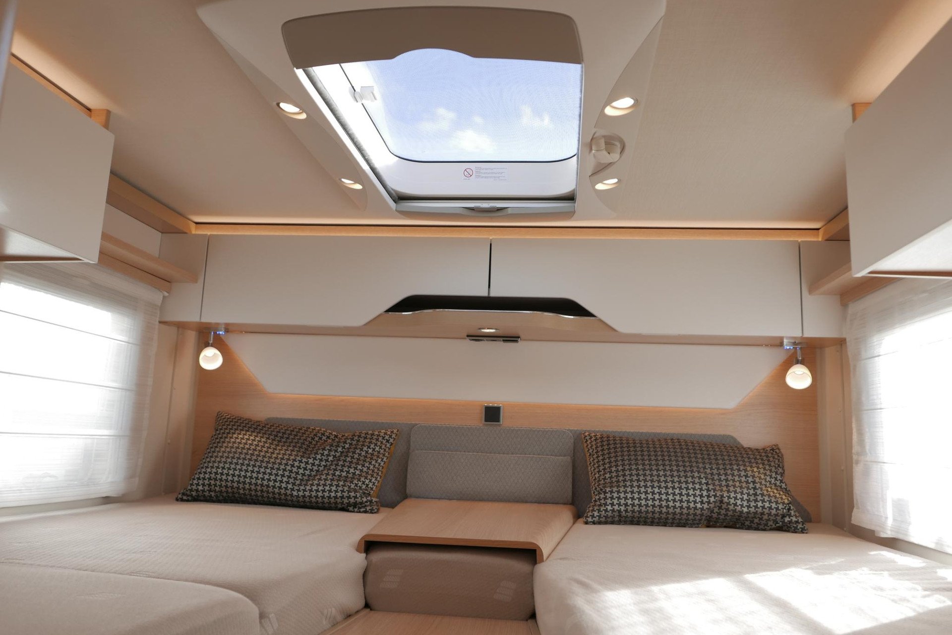 Hymer BMC-T 600 WhiteLine | Mercedes | Levelsysteem | Lithium | Airco