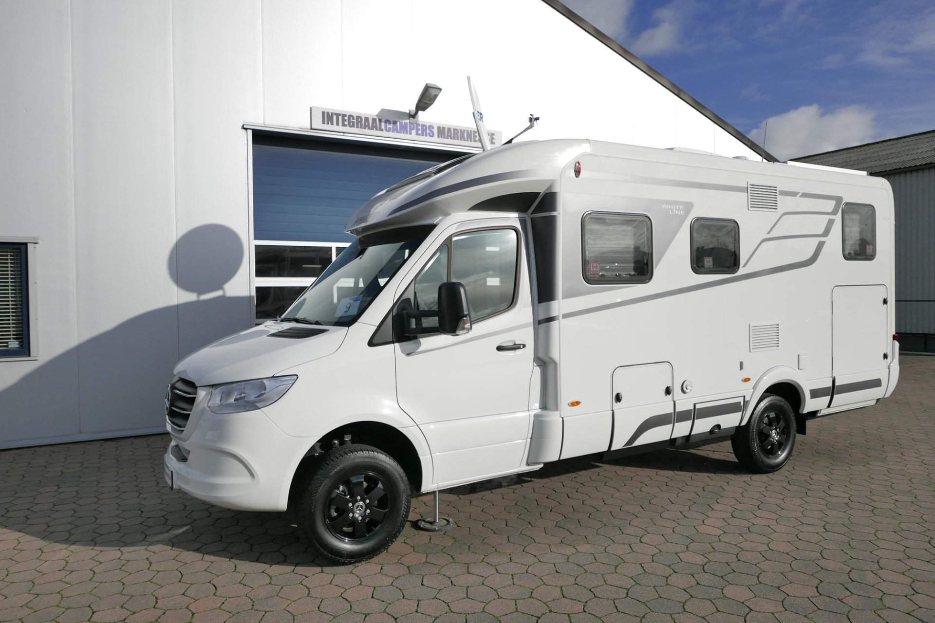 Hymer BMC-T 600 WhiteLine | Mercedes | Levelsysteem | Lithium | Airco