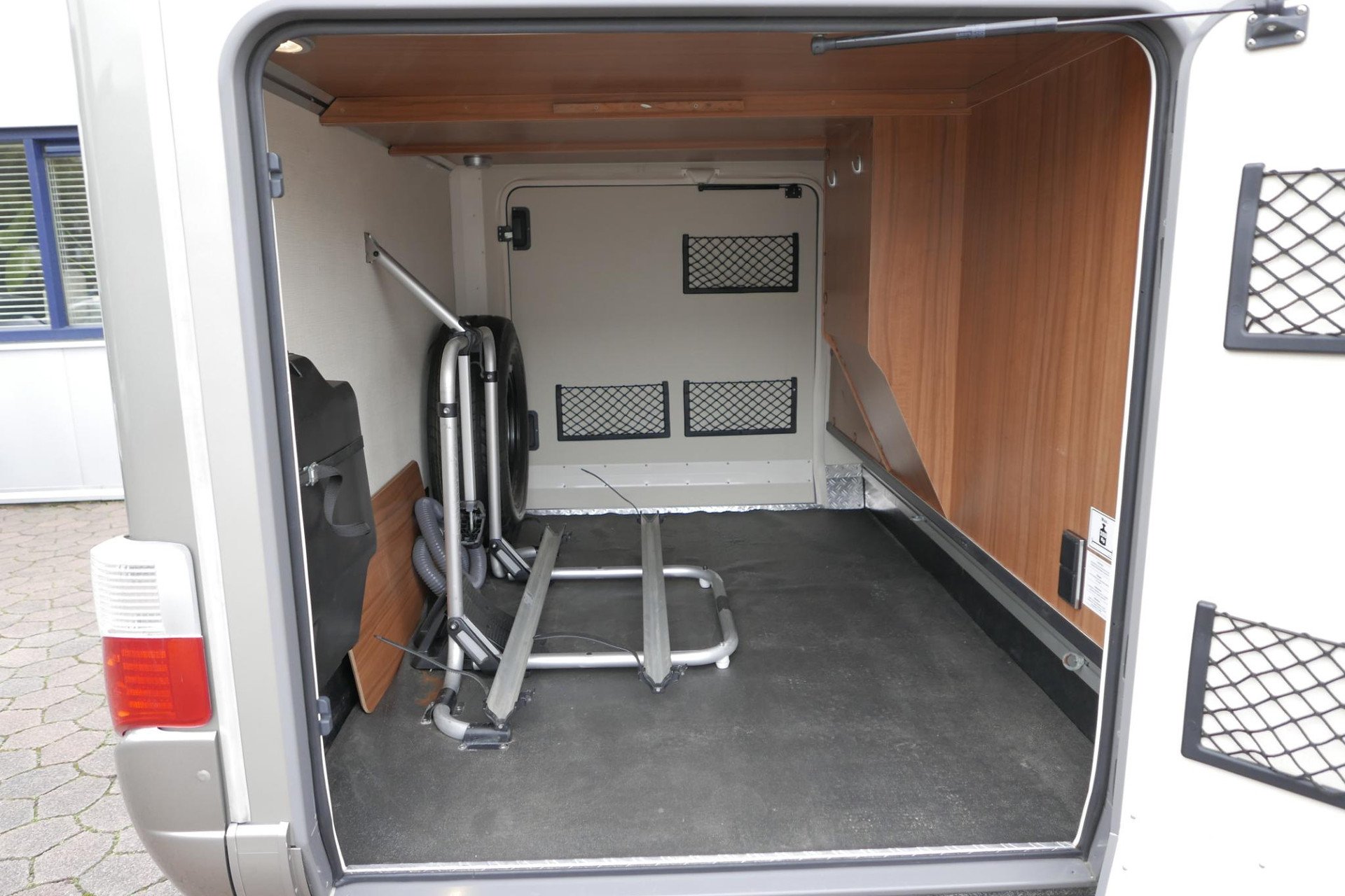 Hymer B 678 PL PremiumLine | Automaat | Levelsysteem | Enkele bedden
