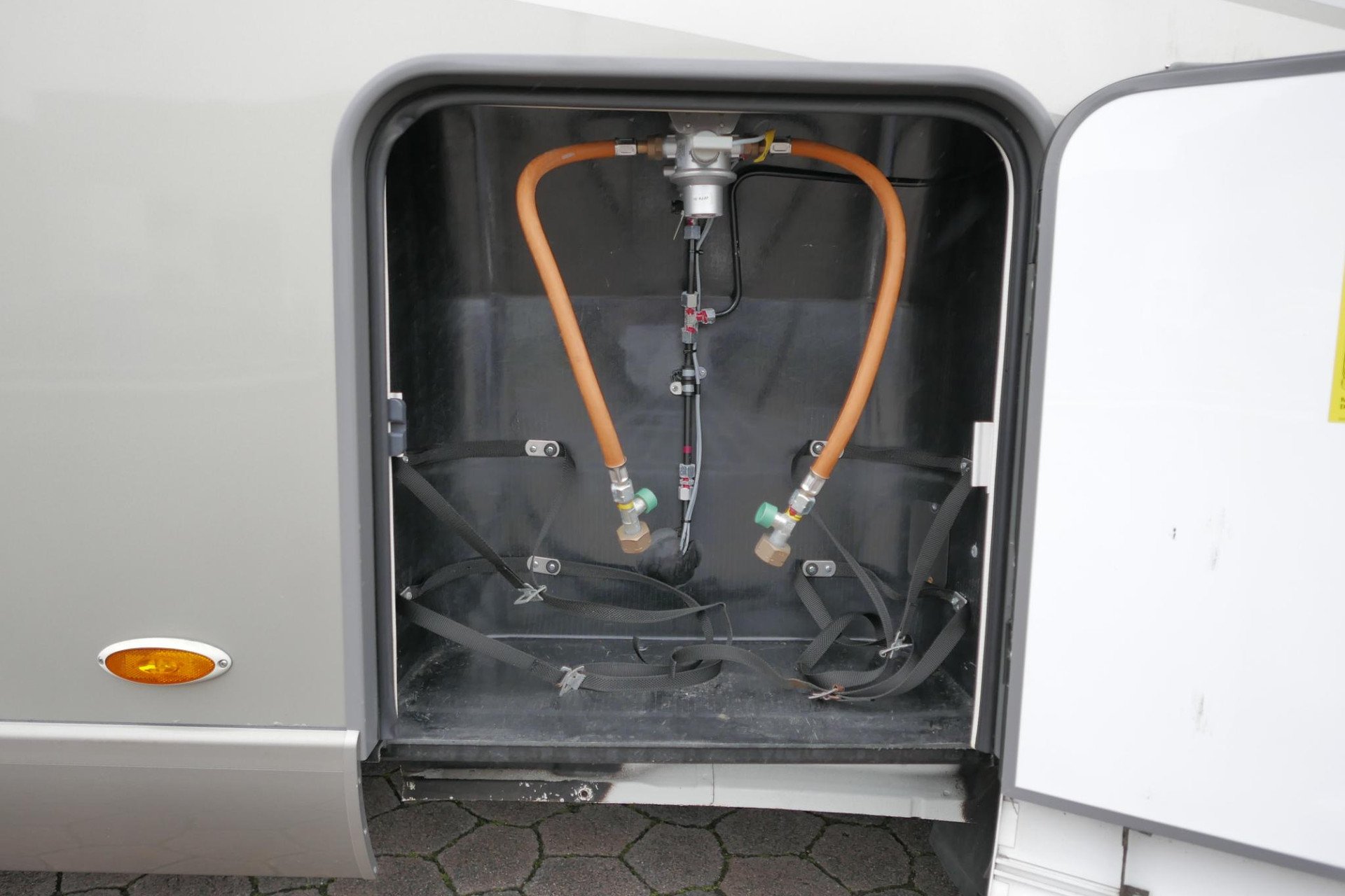Hymer B 678 PL PremiumLine | Automaat | Levelsysteem | Enkele bedden