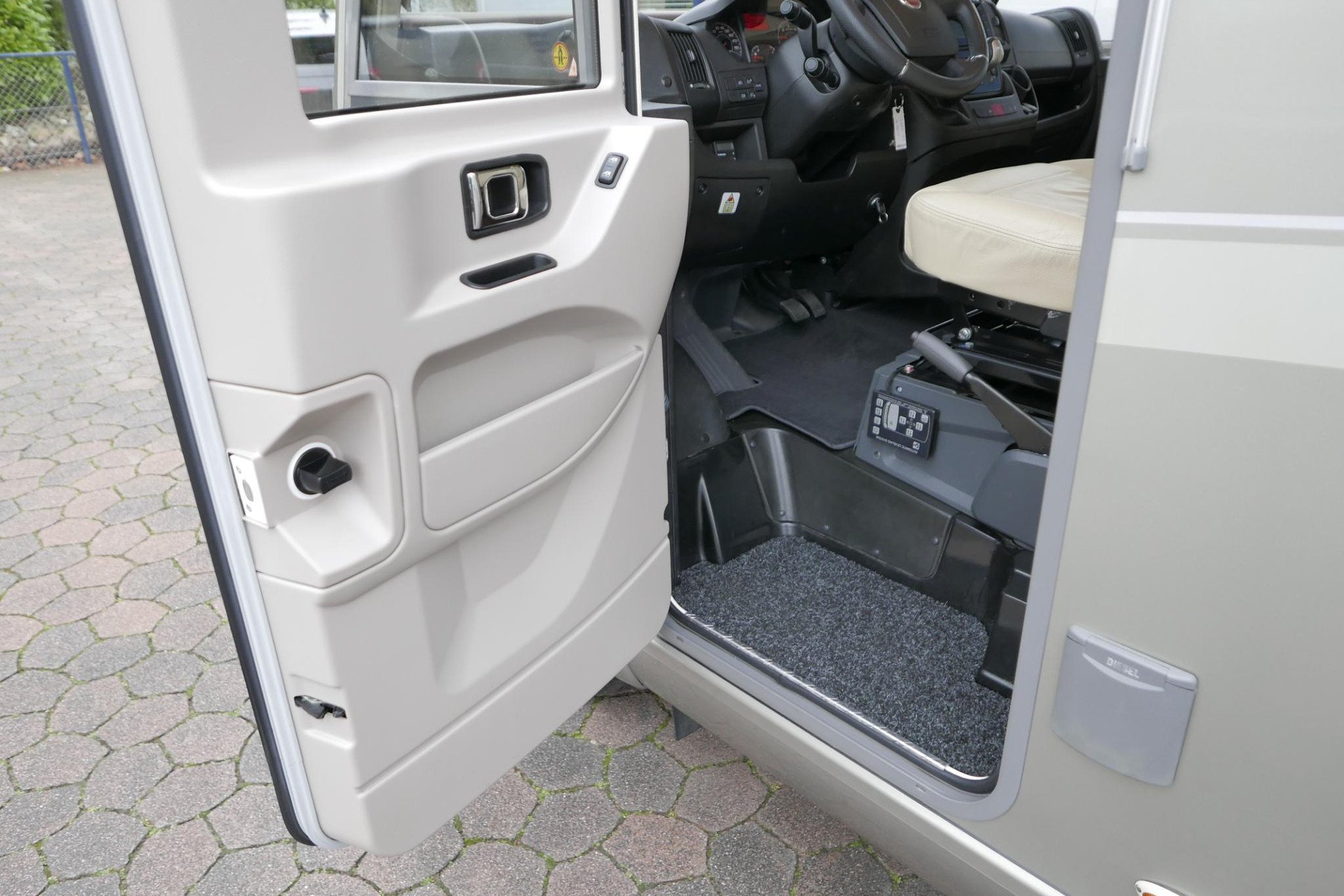 Hymer B 678 PL PremiumLine | Automaat | Levelsysteem | Enkele bedden