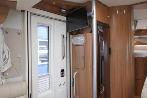 Hymer B 678 PL PremiumLine | Automaat | Levelsysteem | Enkele bedden