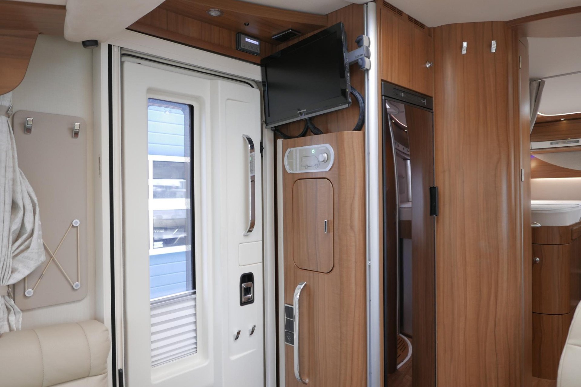 Hymer B 678 PL PremiumLine | Automaat | Levelsysteem | Enkele bedden
