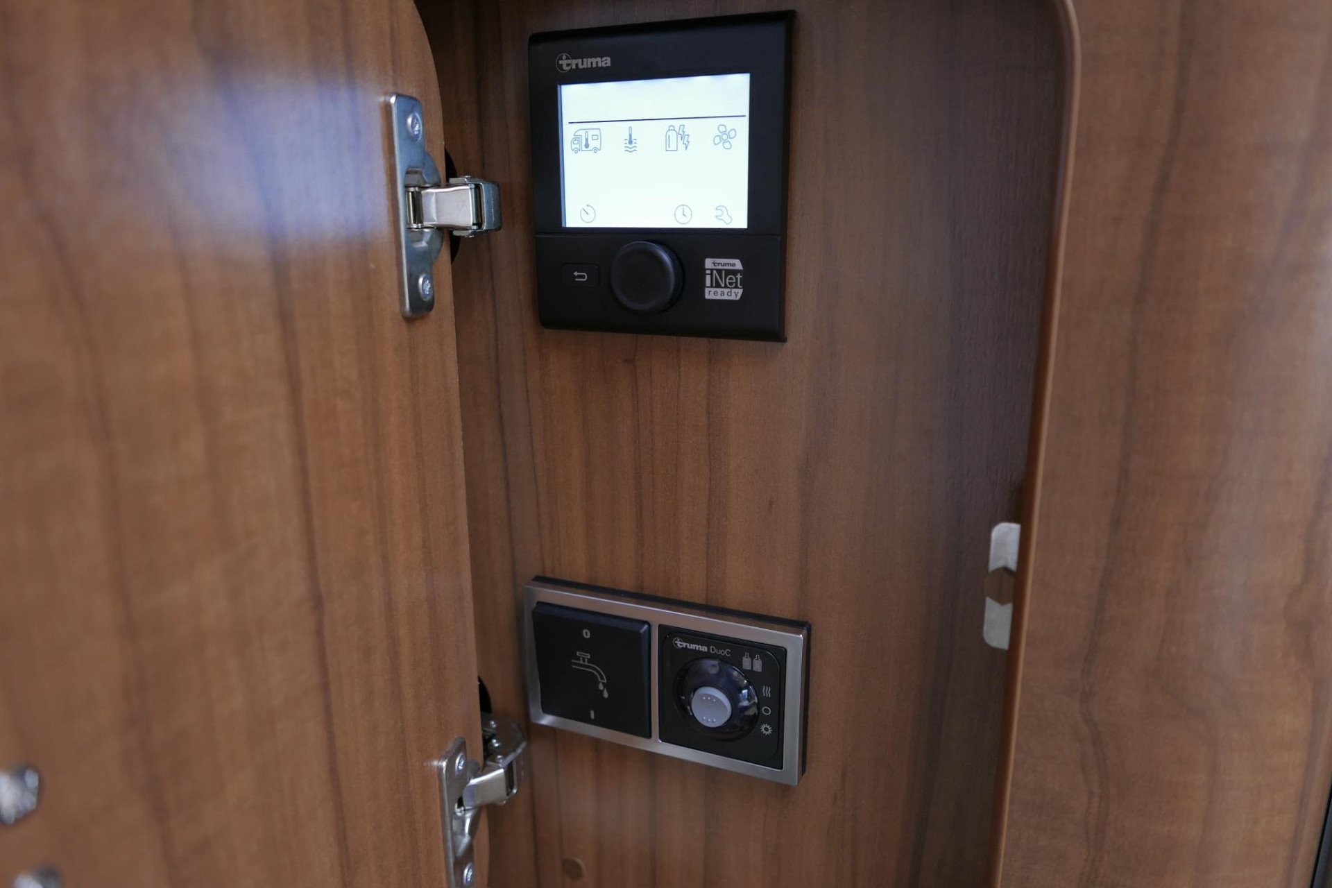 Hymer B 678 PL PremiumLine | Automaat | Levelsysteem | Enkele bedden