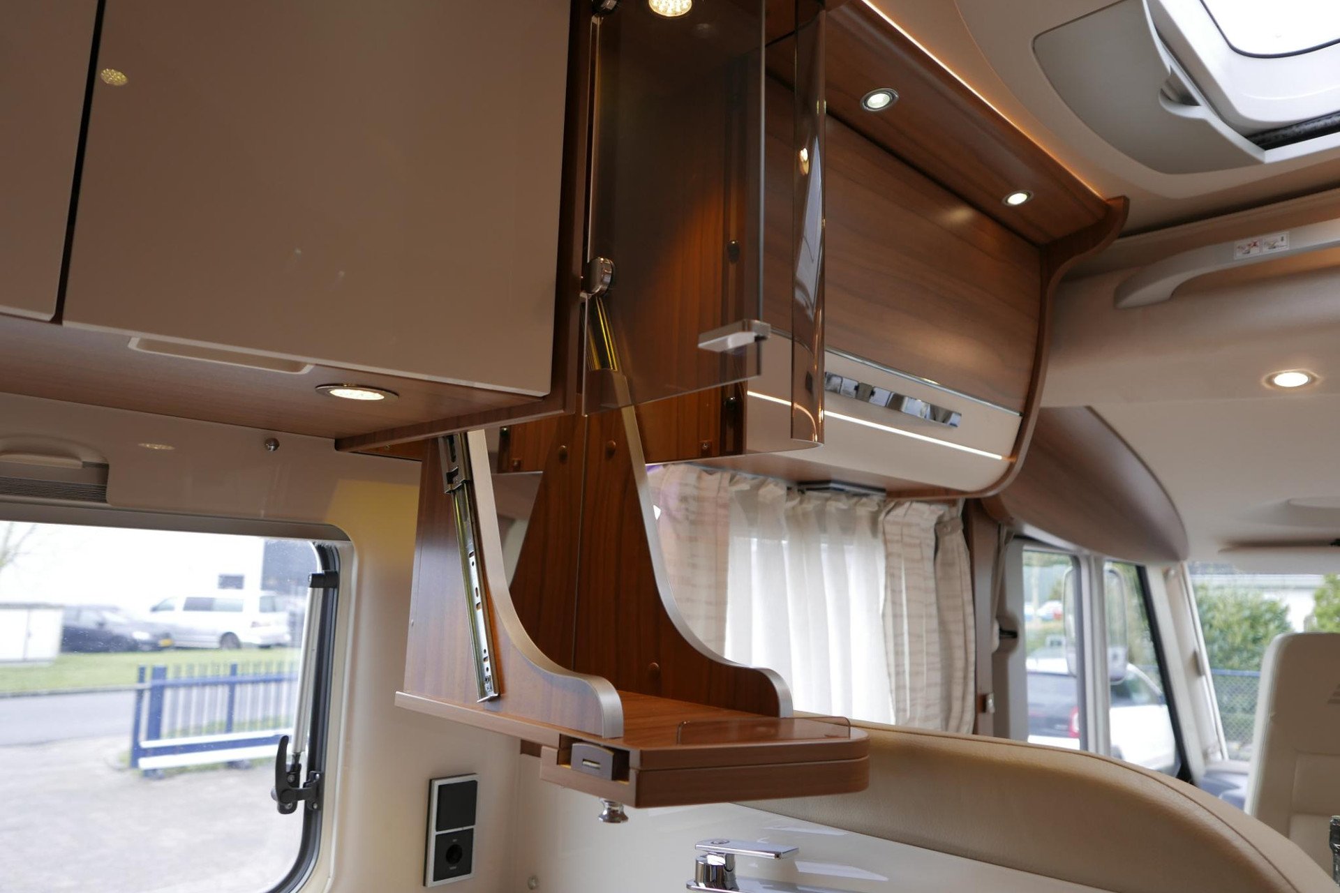 Hymer B 678 PL PremiumLine | Automaat | Levelsysteem | Enkele bedden