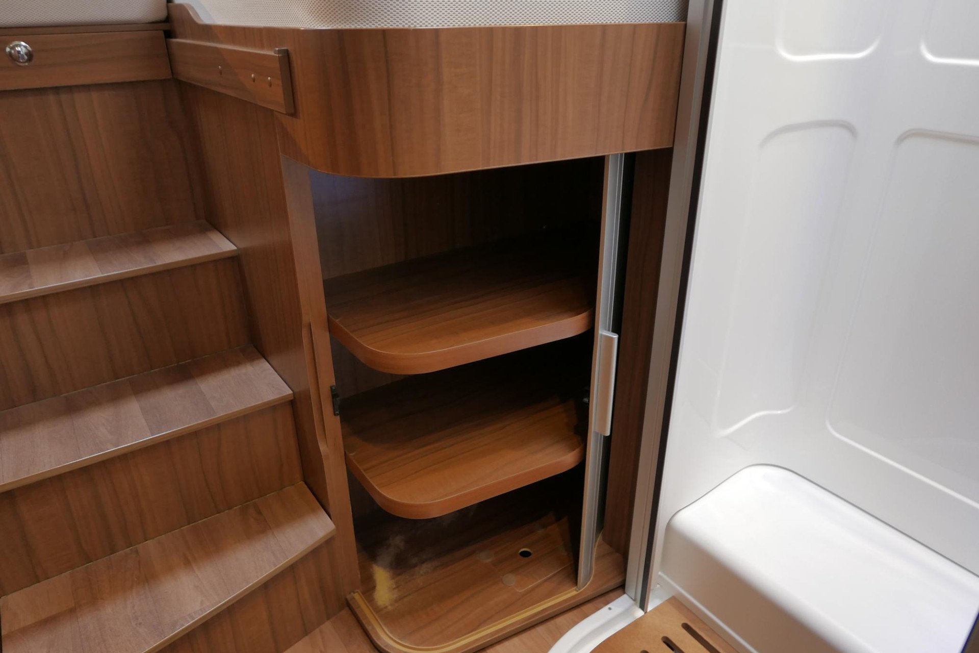 Hymer B 678 PL PremiumLine | Automaat | Levelsysteem | Enkele bedden