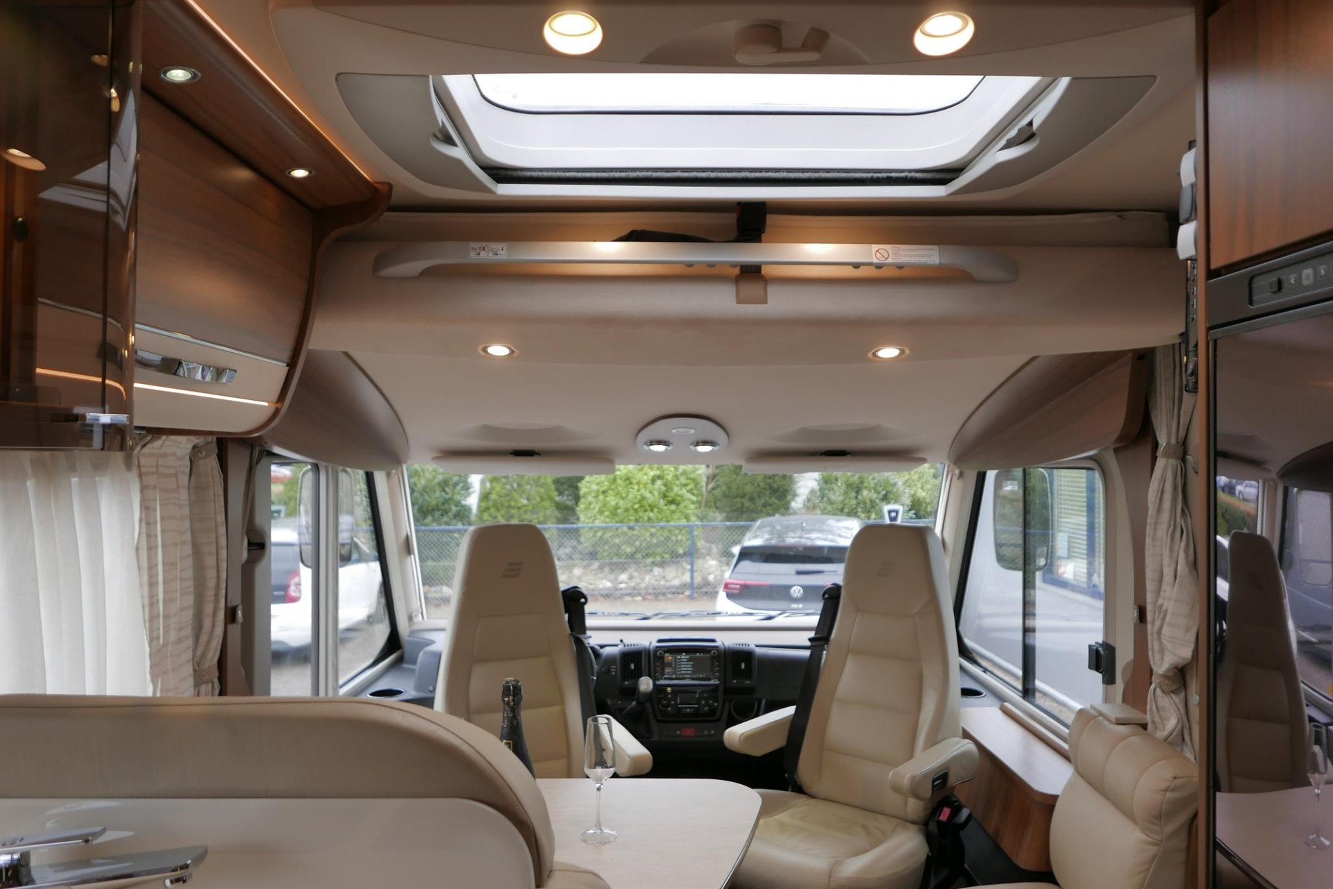 Hymer B 678 PL PremiumLine | Automaat | Levelsysteem | Enkele bedden