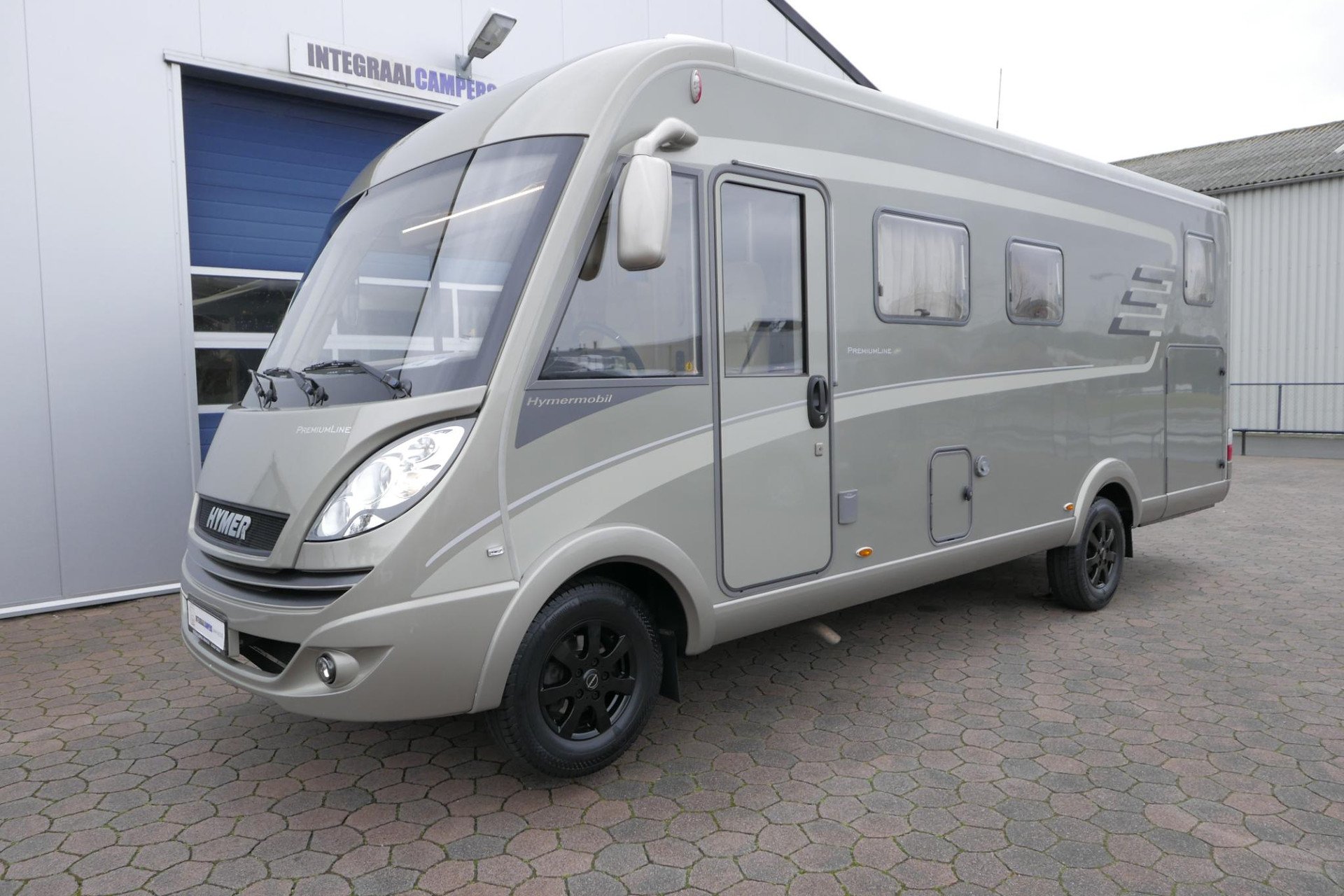 Hymer B 678 PL PremiumLine | Automaat | Levelsysteem | Enkele bedden