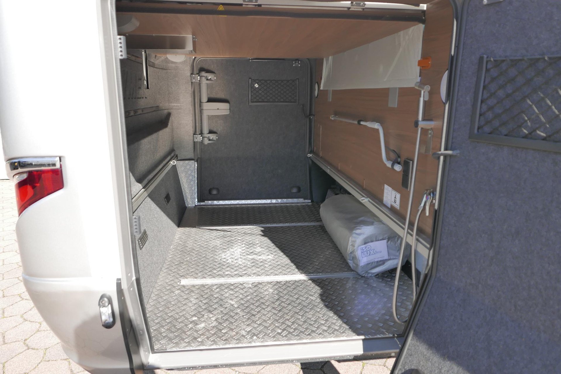 Hymer BML-I 790 MasterLine | Queensbed | Levelsysteem | Hefbed | Lithium |