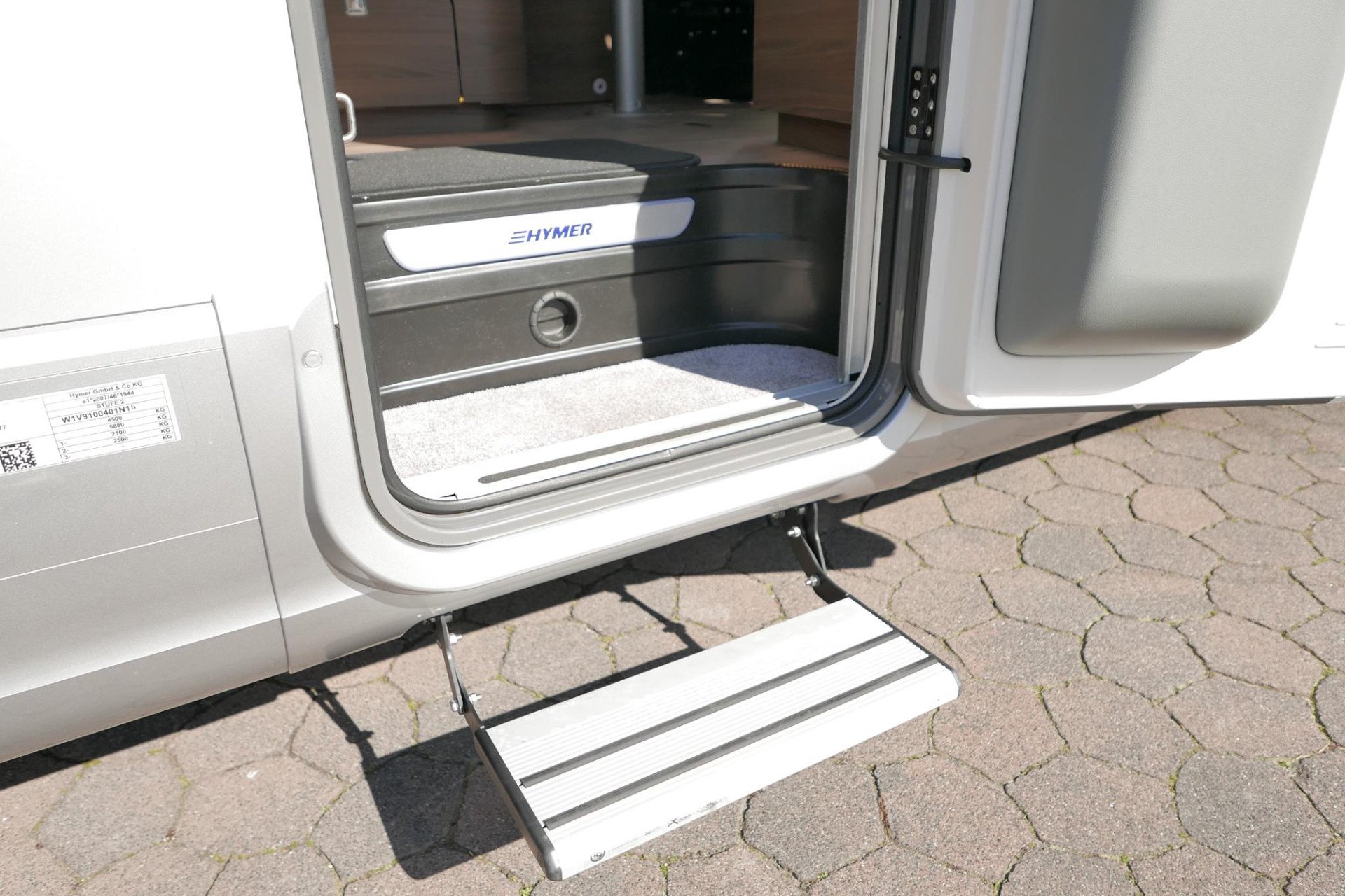 Hymer BML-I 790 MasterLine | Queensbed | Levelsysteem | Hefbed | Lithium |