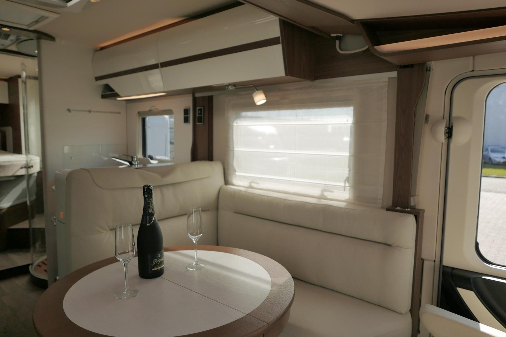 Hymer BML-I 790 MasterLine | Queensbed | Levelsysteem | Hefbed | Lithium |
