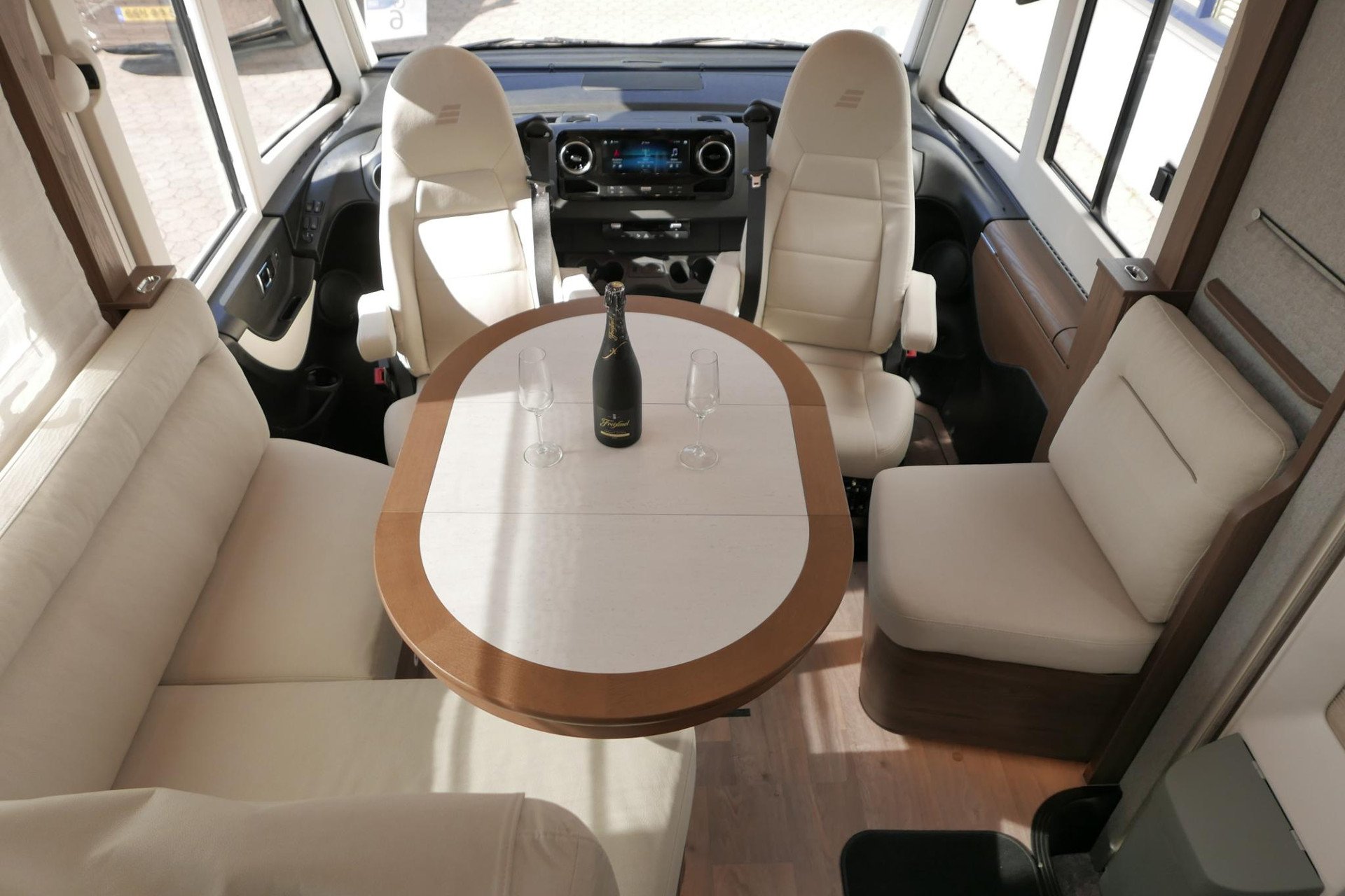 Hymer BML-I 790 MasterLine | Queensbed | Levelsysteem | Hefbed | Lithium |