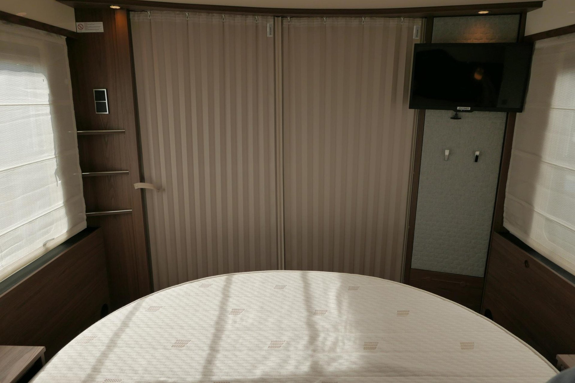 Hymer BML-I 790 MasterLine | Queensbed | Levelsysteem | Hefbed | Lithium |
